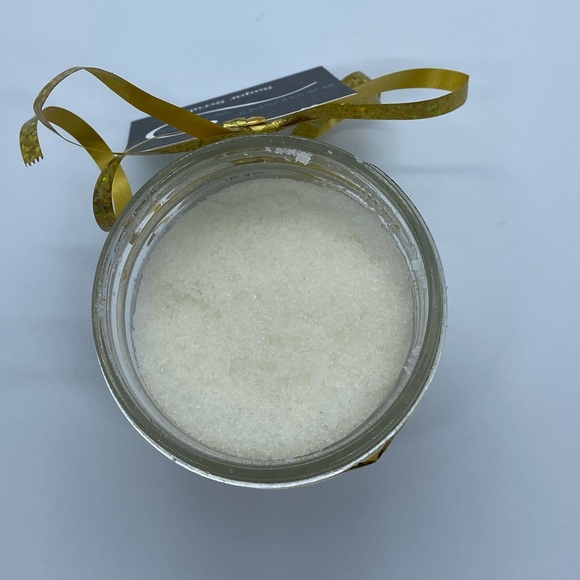 Sandalwood blend versatile sugar scrub 8oz - Picture 5 of 5